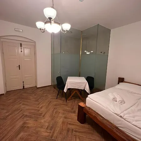 Fara Pod Milesovkou