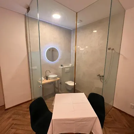 ゲストハウス Fara Pod Milesovkou Velemin