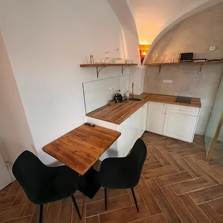 Fara Pod Milesovkou
